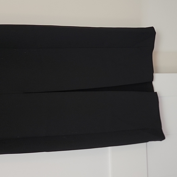 Long black dress with sleeves, off the shoulder - Picture 2 of 4